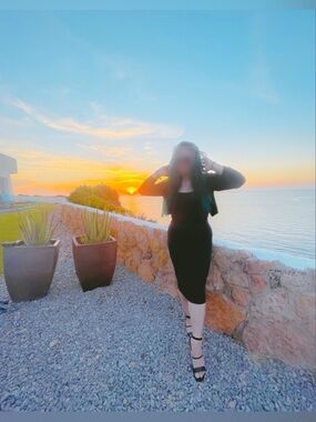 aritzia babaton contour squareneck dress 🖤